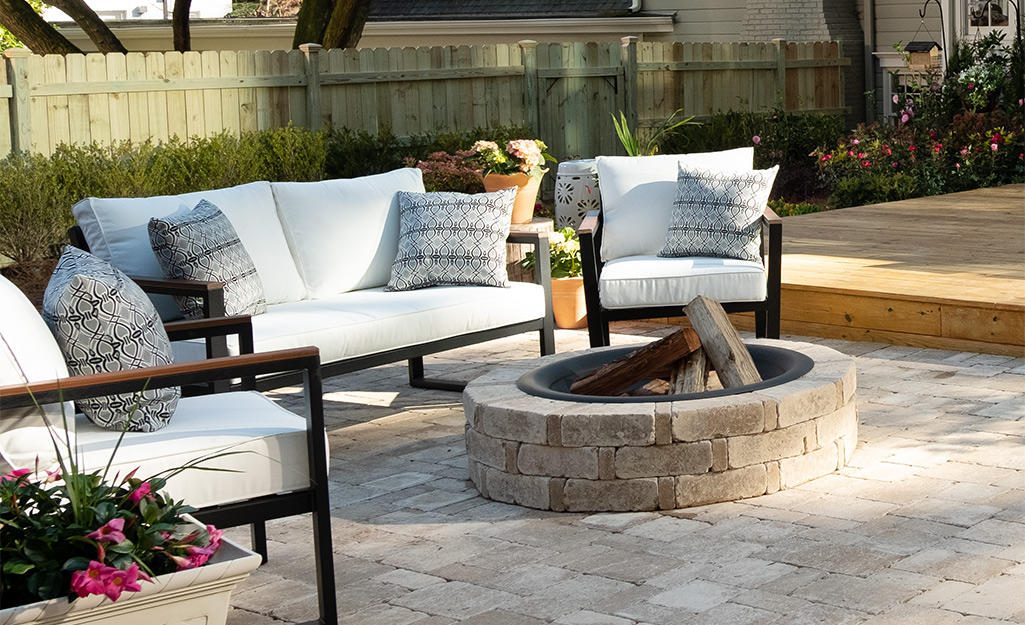 How to Construct a Fire Pit in Your Southern Home
