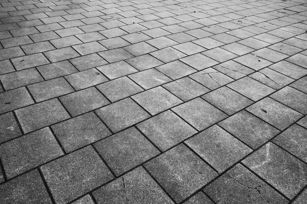 The Basic Differences Between Pavers and Concrete